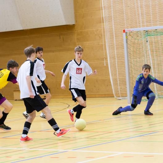 Torschuss im Finale der Senioren: Großostheim gegen Fürstenzell