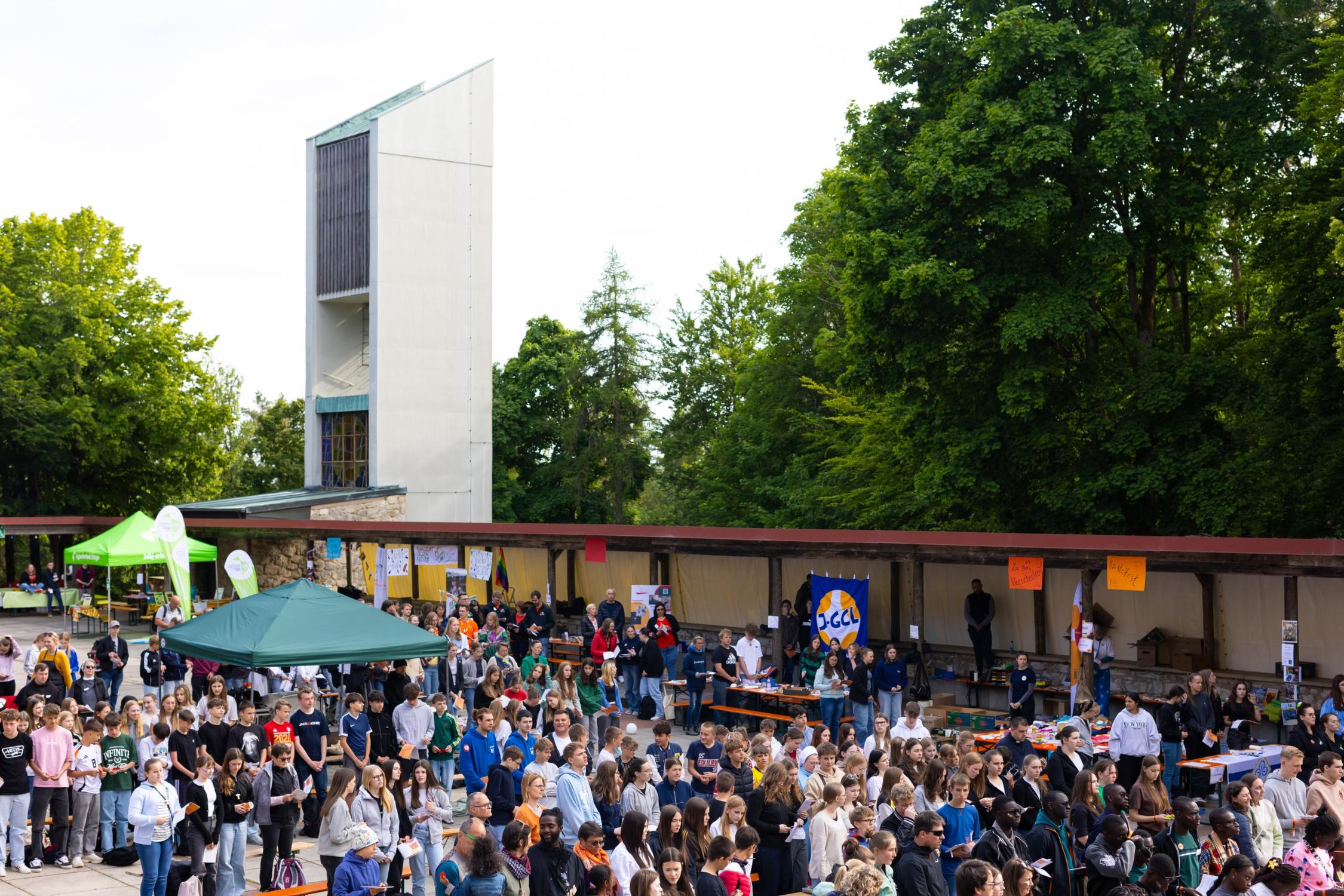 Blick auf die Publikumsränge beim 'InSpirit'-Festival